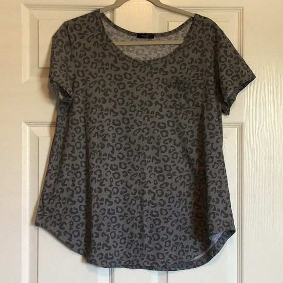 Set of 4 Short Sleeve Shirts - Picture 10 of 13